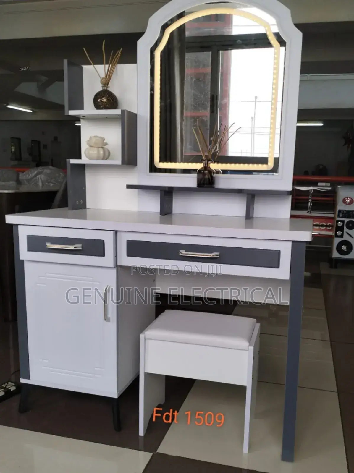 Executive Big Dressing Table + Slid Mirror BD
