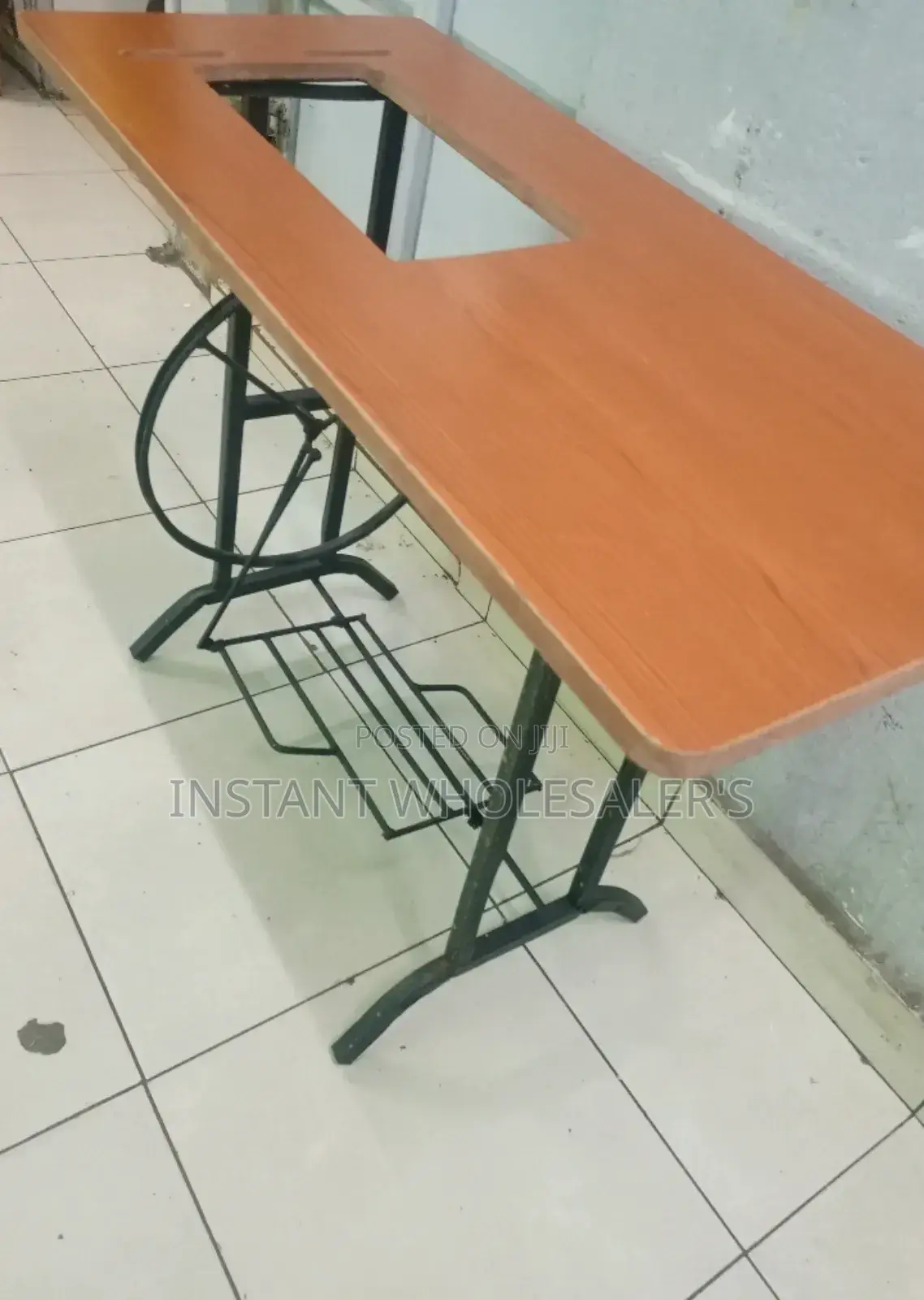 Smooth Sewing Machine Table