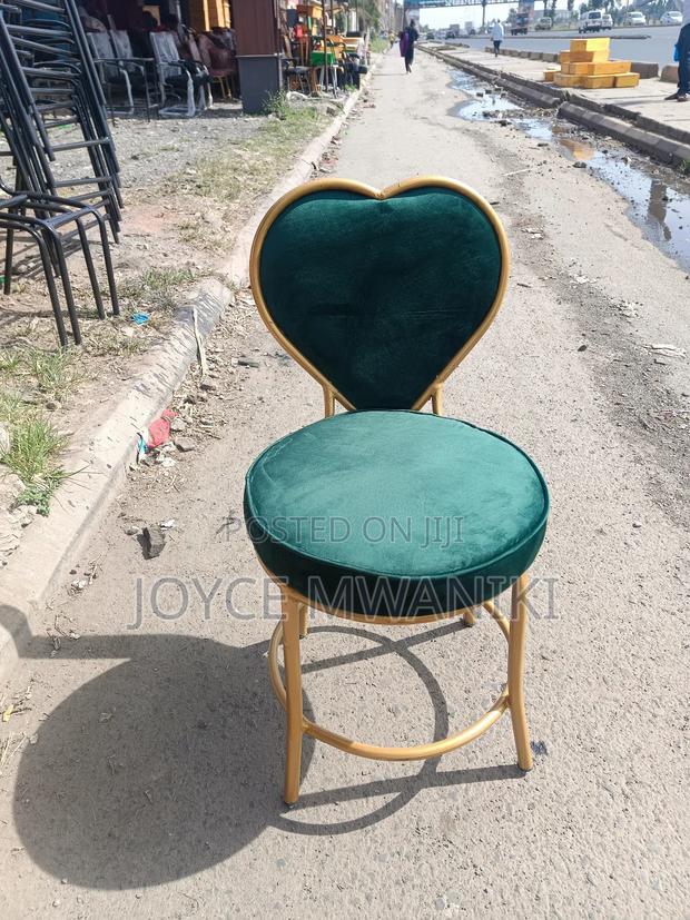 Green Manicure Love Seat, With Gold Colour Frame - main view