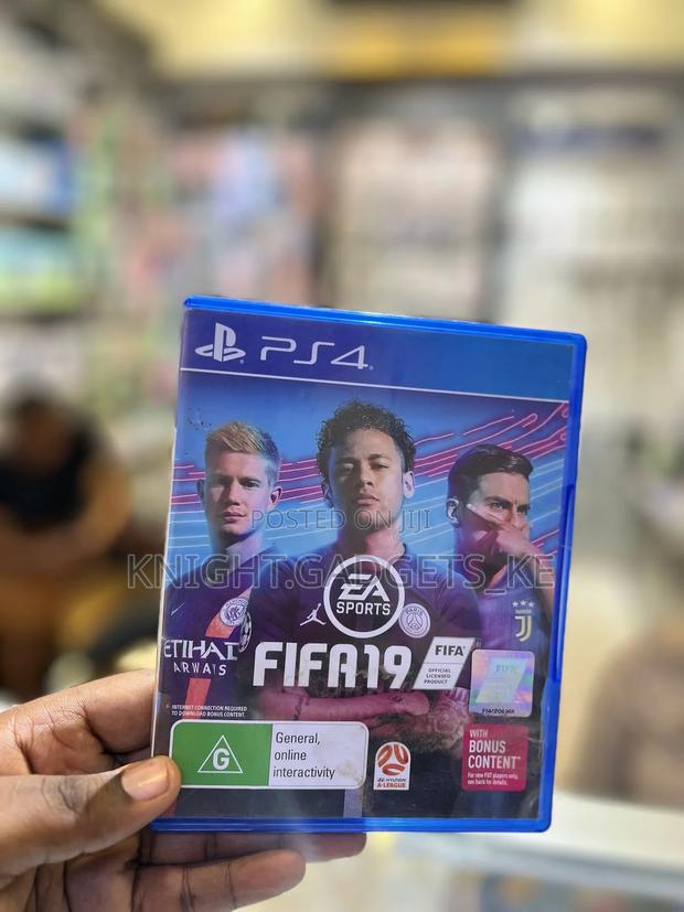 E.A SPORTS Fifa 19 With Bonus Content - main view