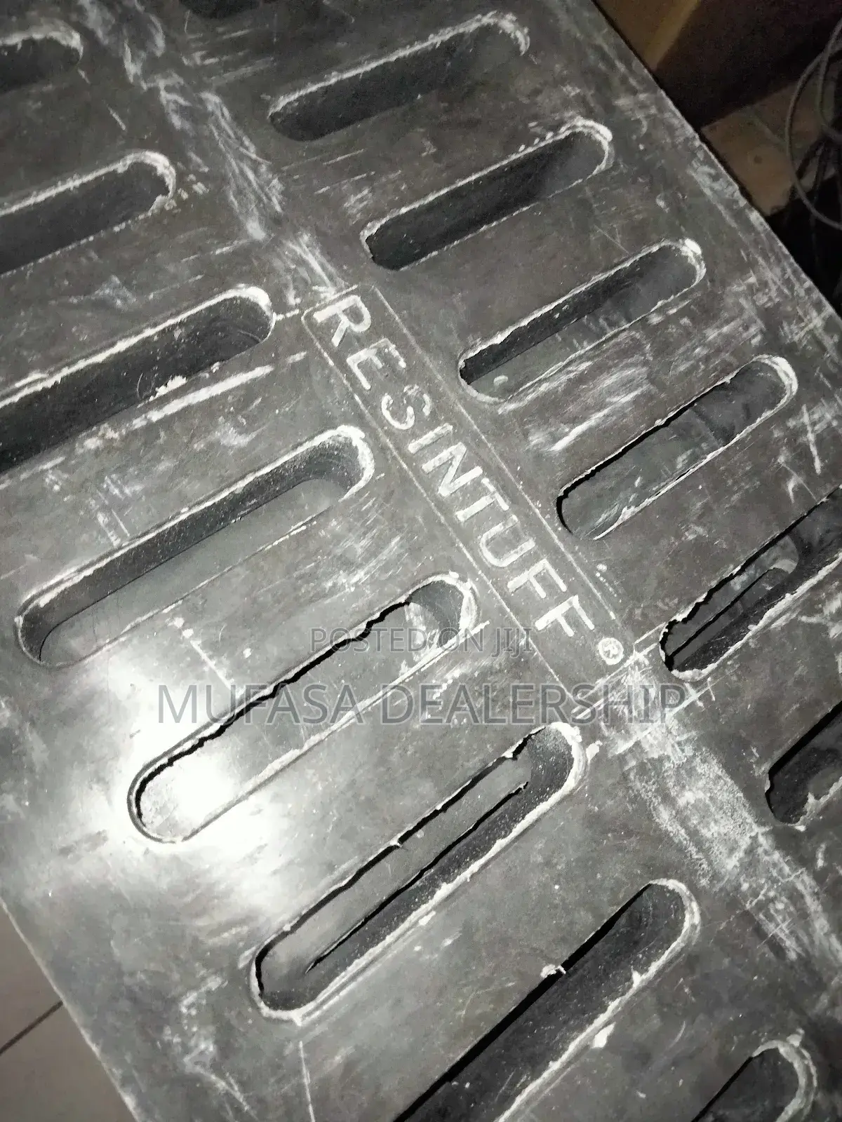 Hollow Gully Gratings for Road Sides