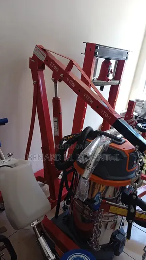 Engine Crane