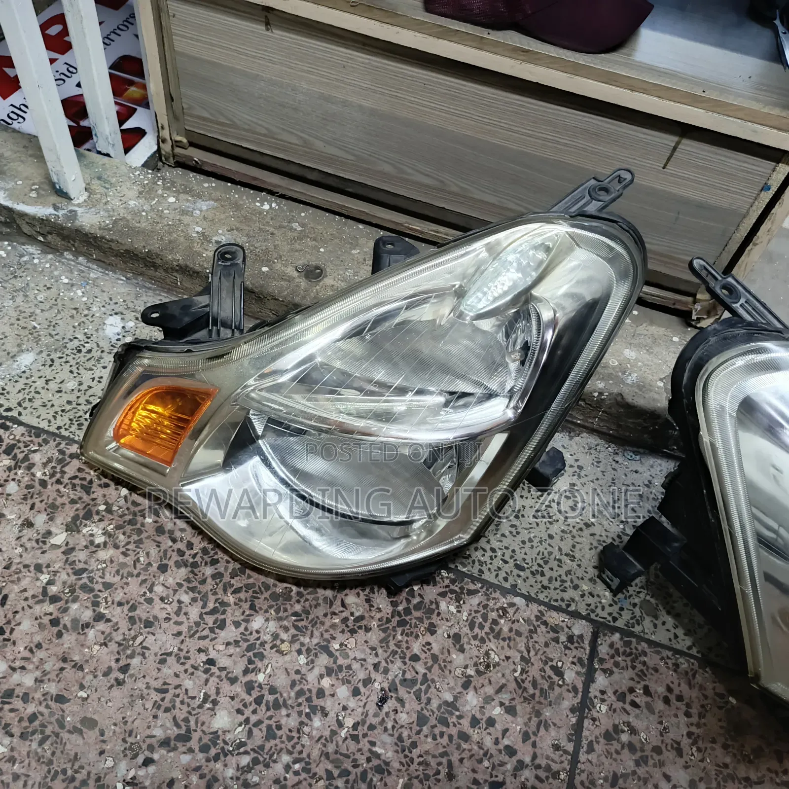Nissan Sylphy (Blue Bad) 2008 Model Headlights.