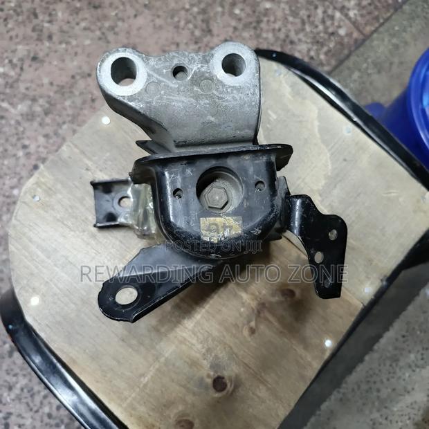 Axio 2010 Engine Mountaing - main view