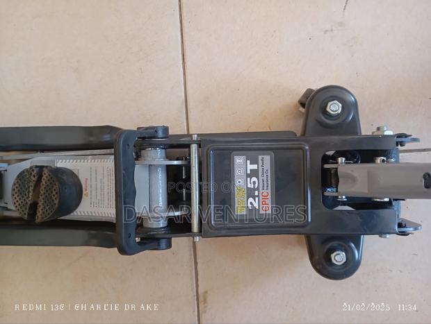 Hydraulic Trolley Jack 2.5tonne - thumbnail 2