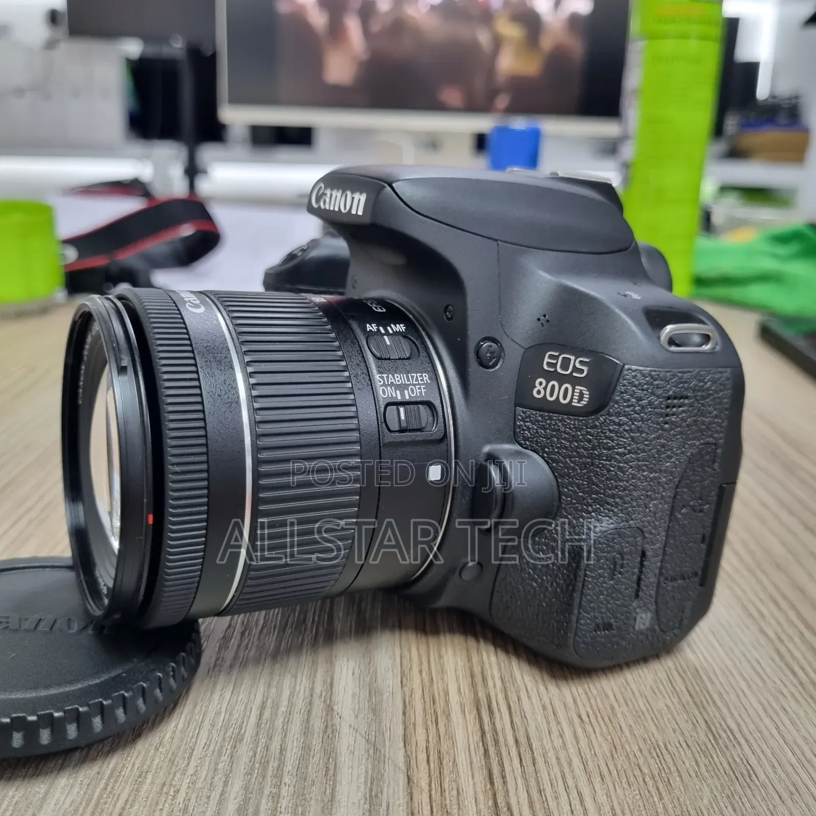 Canon Eos 800d With Ef-S 18-55mm 1:4-5.6 Is STM Lens