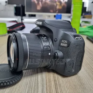 Canon Eos 800d With Ef-S 18-55mm 1:4-5.6 Is STM Lens