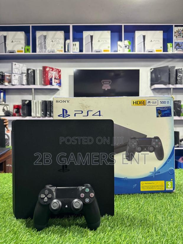 Clean PLAY STATION 4 Slim - main view