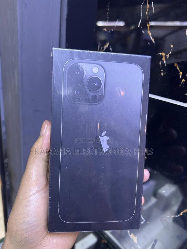 New Apple iPhone 13 Pro 256 GB Black - main view