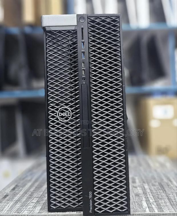 Desktop Computer Dell Precision 7820 32GB Intel Xeon HDD+SSD 512GB - main view