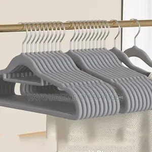 10 Pc Velvet Hangers