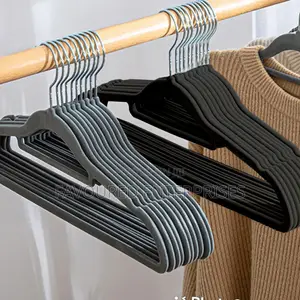 10pcs Velvet Hangers Black