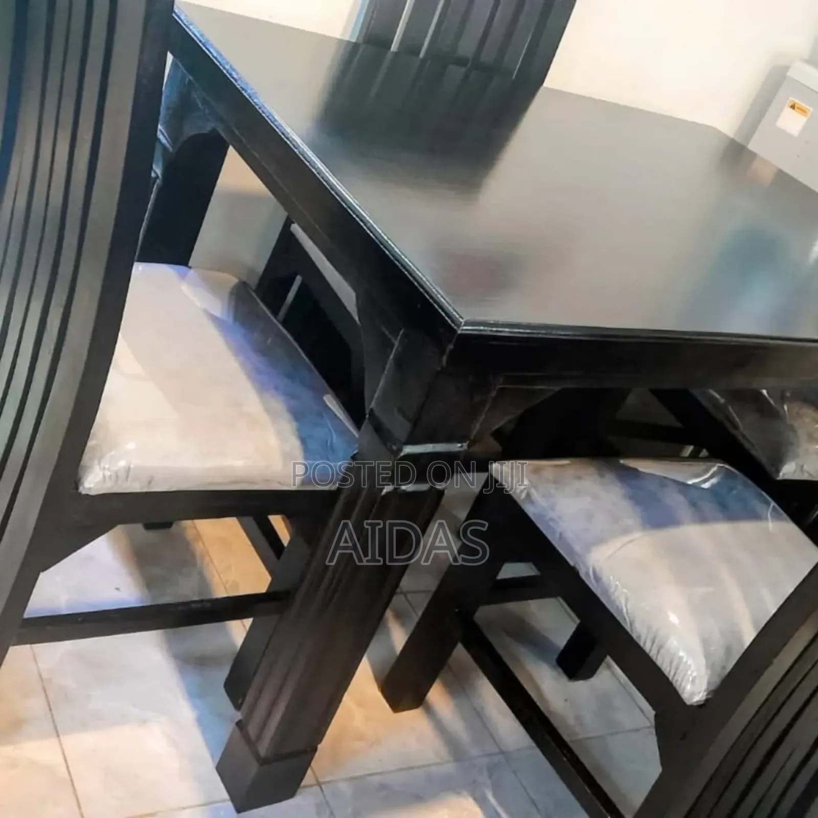 4 Seater Dinning Set