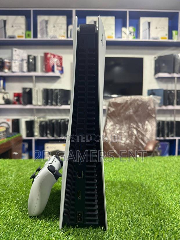 Clean Pre Owned Ps5! Original - main view