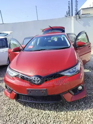 Toyota Auris 2018 Orange