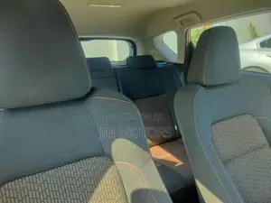 Toyota Auris 2018 Orange
