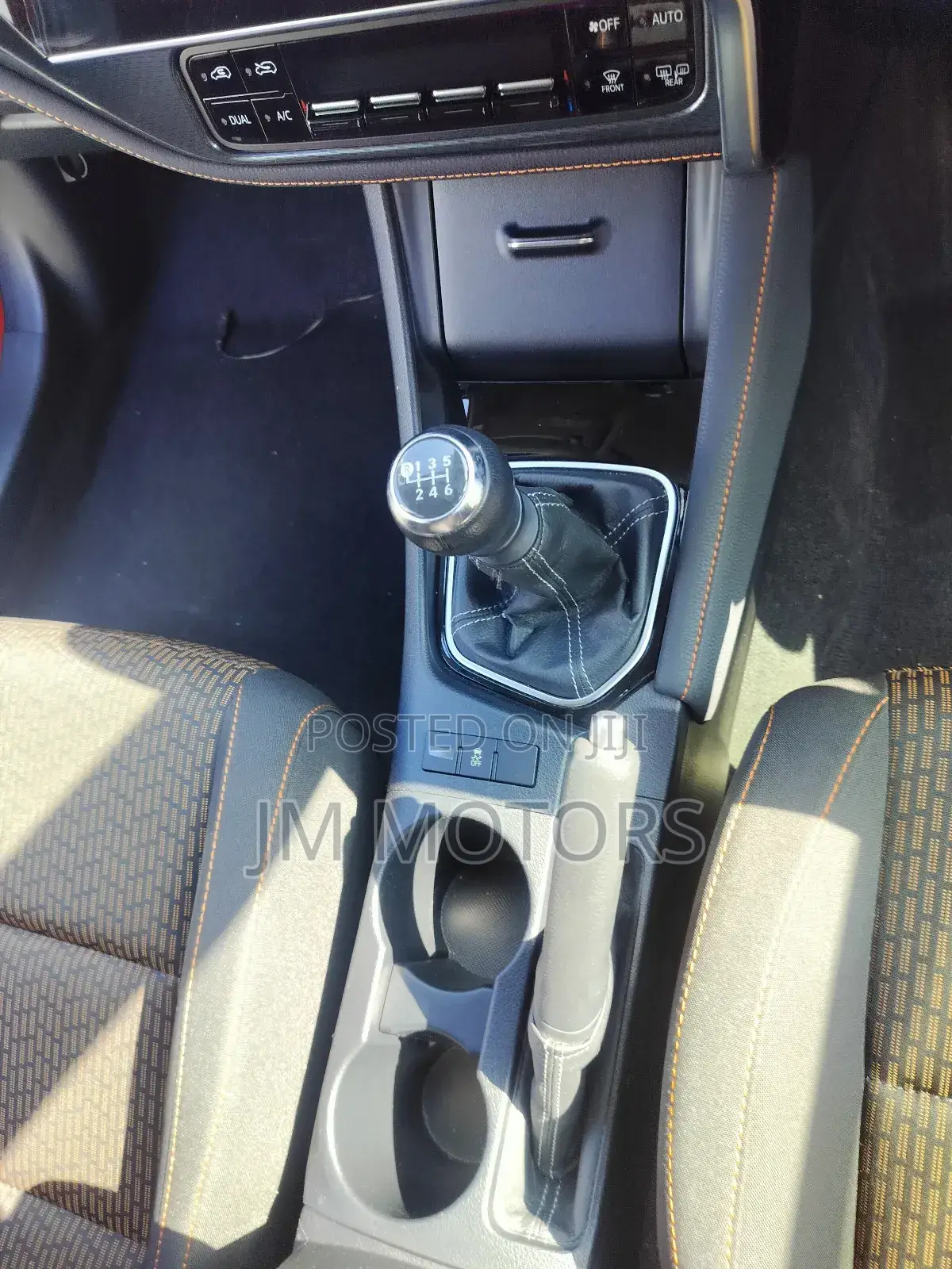 Toyota Auris 2018 Orange