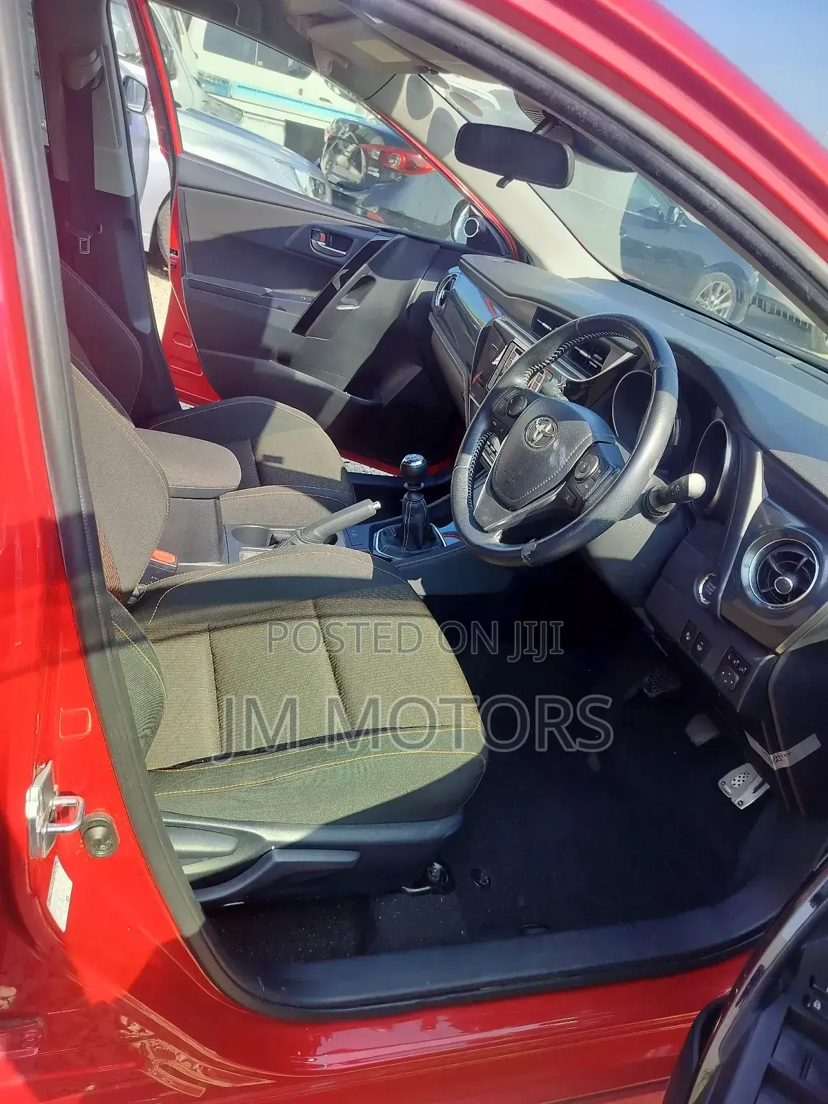 Toyota Auris 2018 Orange