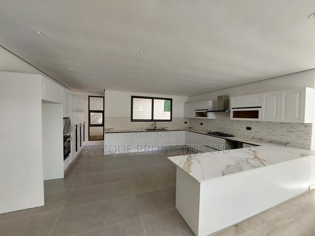 5bdrm Villa in Lavington for sale - thumbnail 5