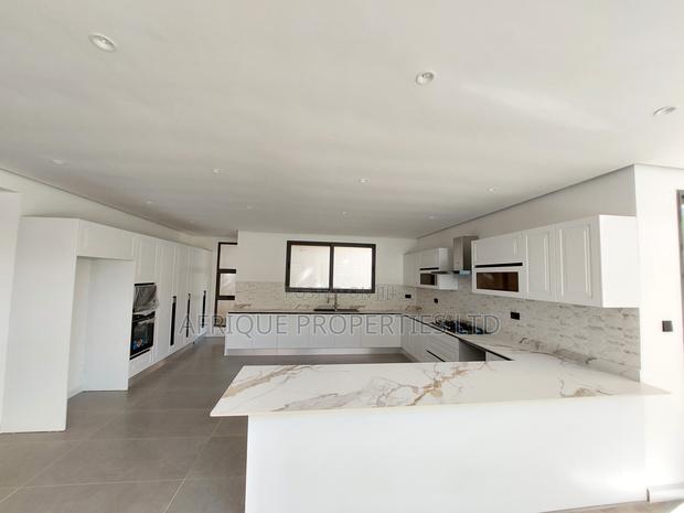 5bdrm Villa in Lavington for sale - thumbnail 4