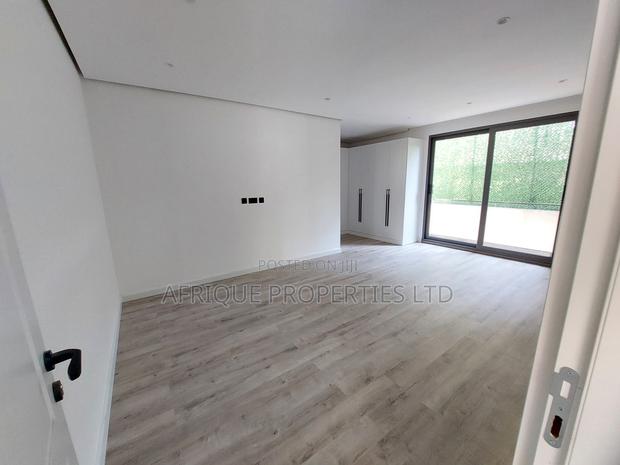 5bdrm Villa in Lavington for sale - thumbnail 11