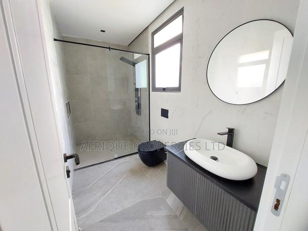 5bdrm Villa in Lavington for sale - thumbnail 12