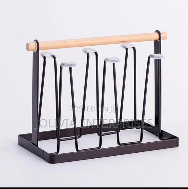 Metallic Glass/Cup Holder.
Metal+Bamboo,
Withdraining Tray