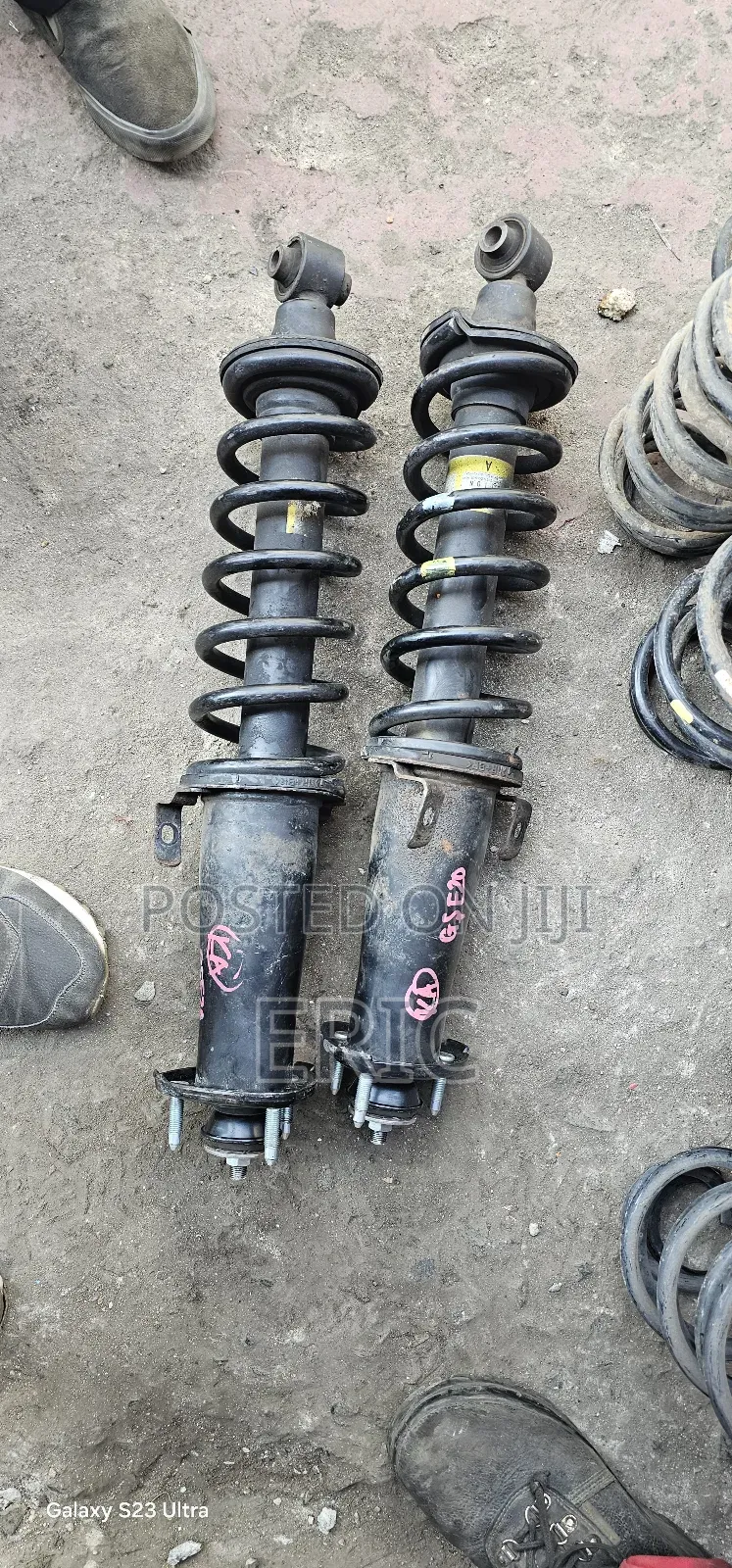 Toyota Avensis Front Shocks