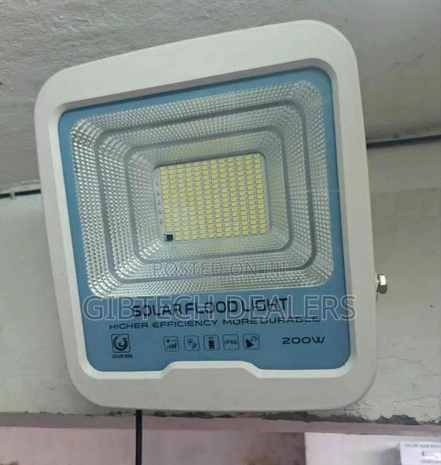 200w Solarmax Solar Floodlight Light