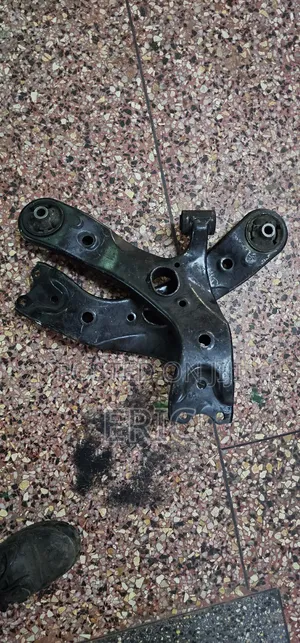 Auris Arms