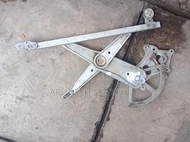 Subaru Legacy Bp5 Front Door Window Mechanisim