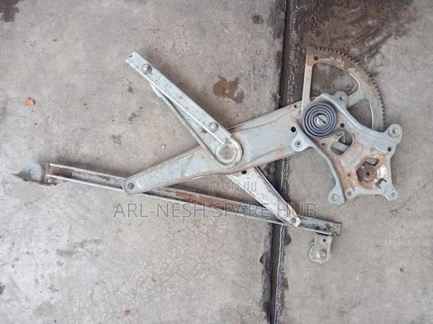 Subaru Legacy Bp5 Front Door Window Mechanisim - thumbnail 2