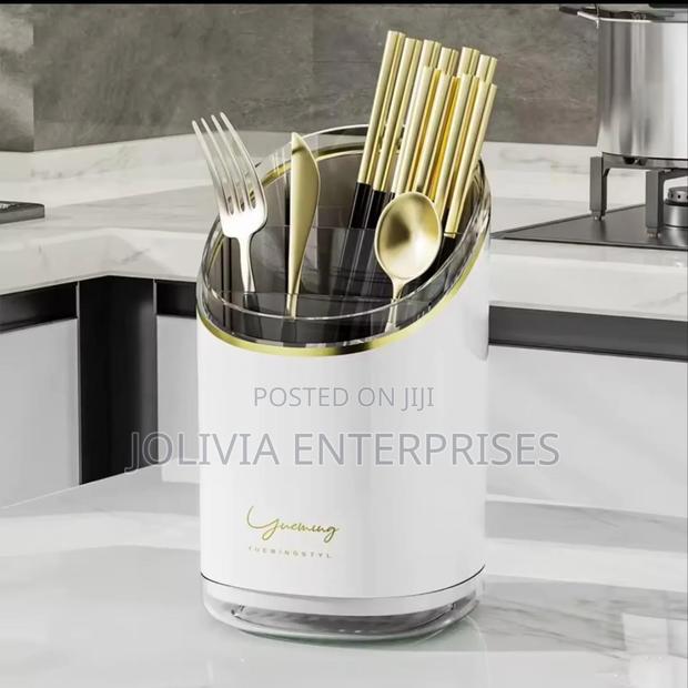 Luxury Cutlery Organizer/Holder.
Acrylic Material