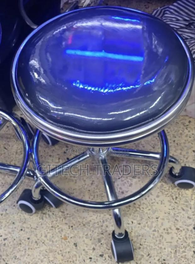 *Pedicure Stools With a Wheel