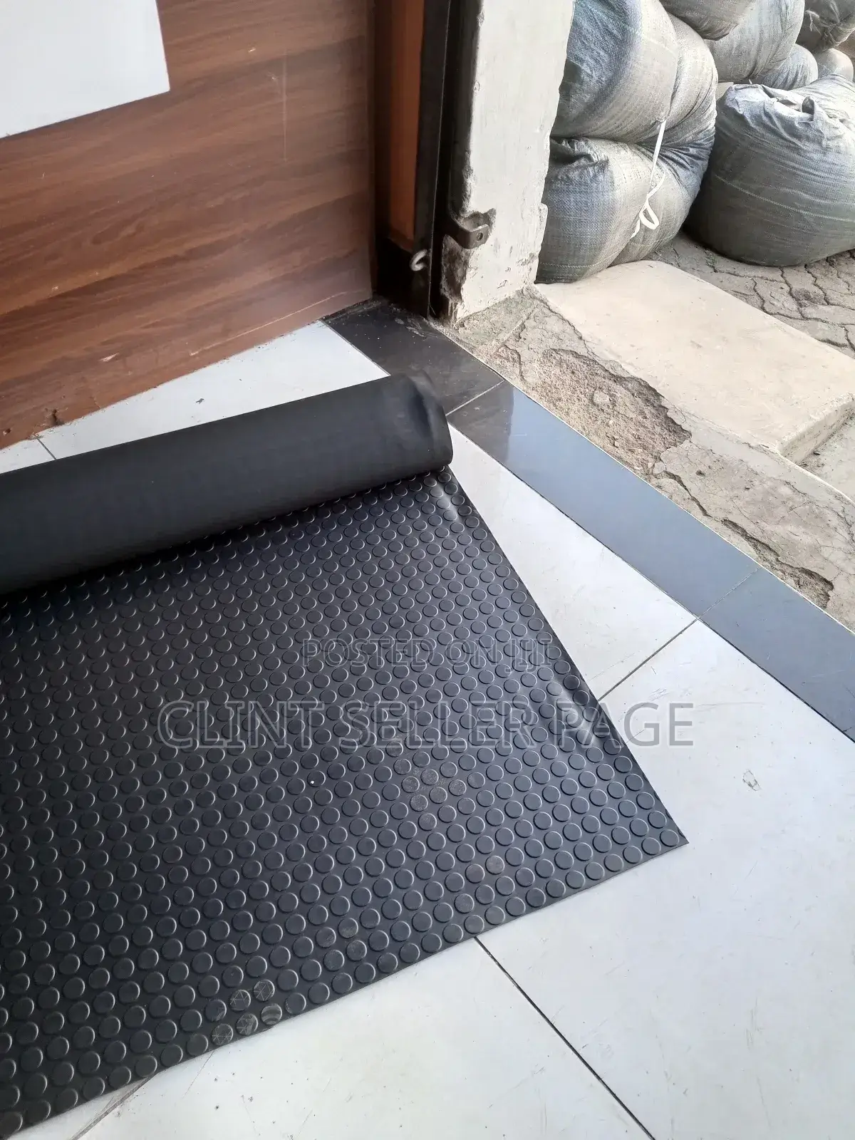 Coin Pattern Rubber Coin Mat.