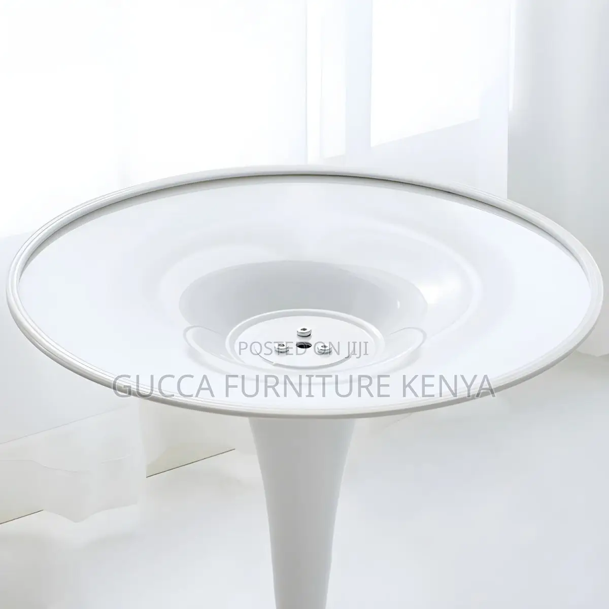Dining Tables:Round Top Shape Cocktail Table for Home Office