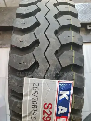 265/70 R19. 5 KAPSEN TYRES (Diff)Commercial.