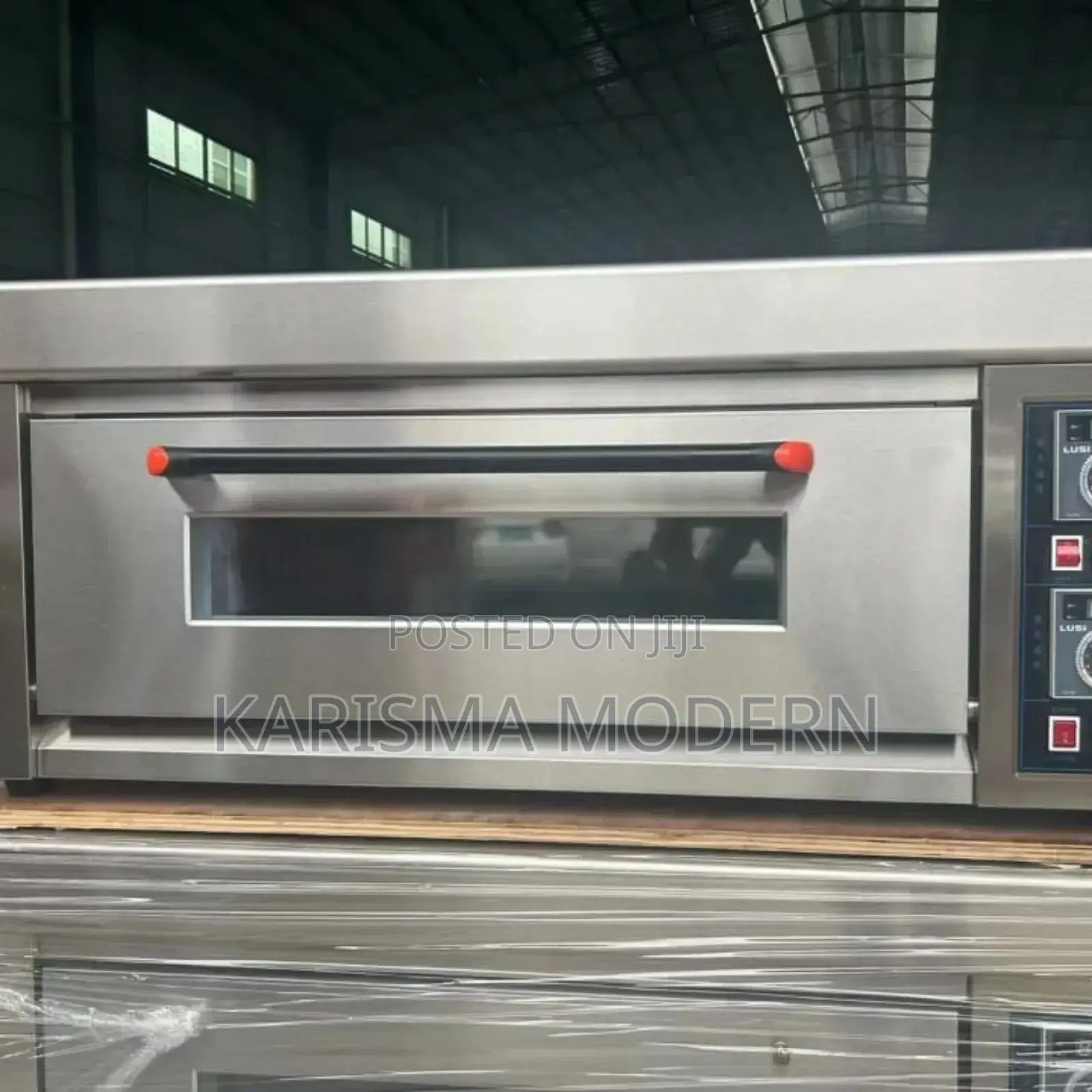 Two Trays Oven Available Single Deck