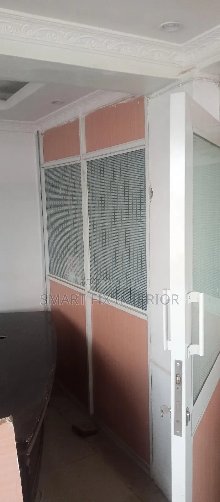 Glass/Aluminum/Gypsum Partitioning/Countertop and Shelves