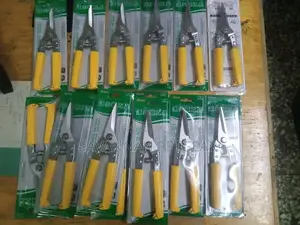 Multi-Purpose Hoof Trimmers Trimming Goats,Sheep,Lamb Hooves