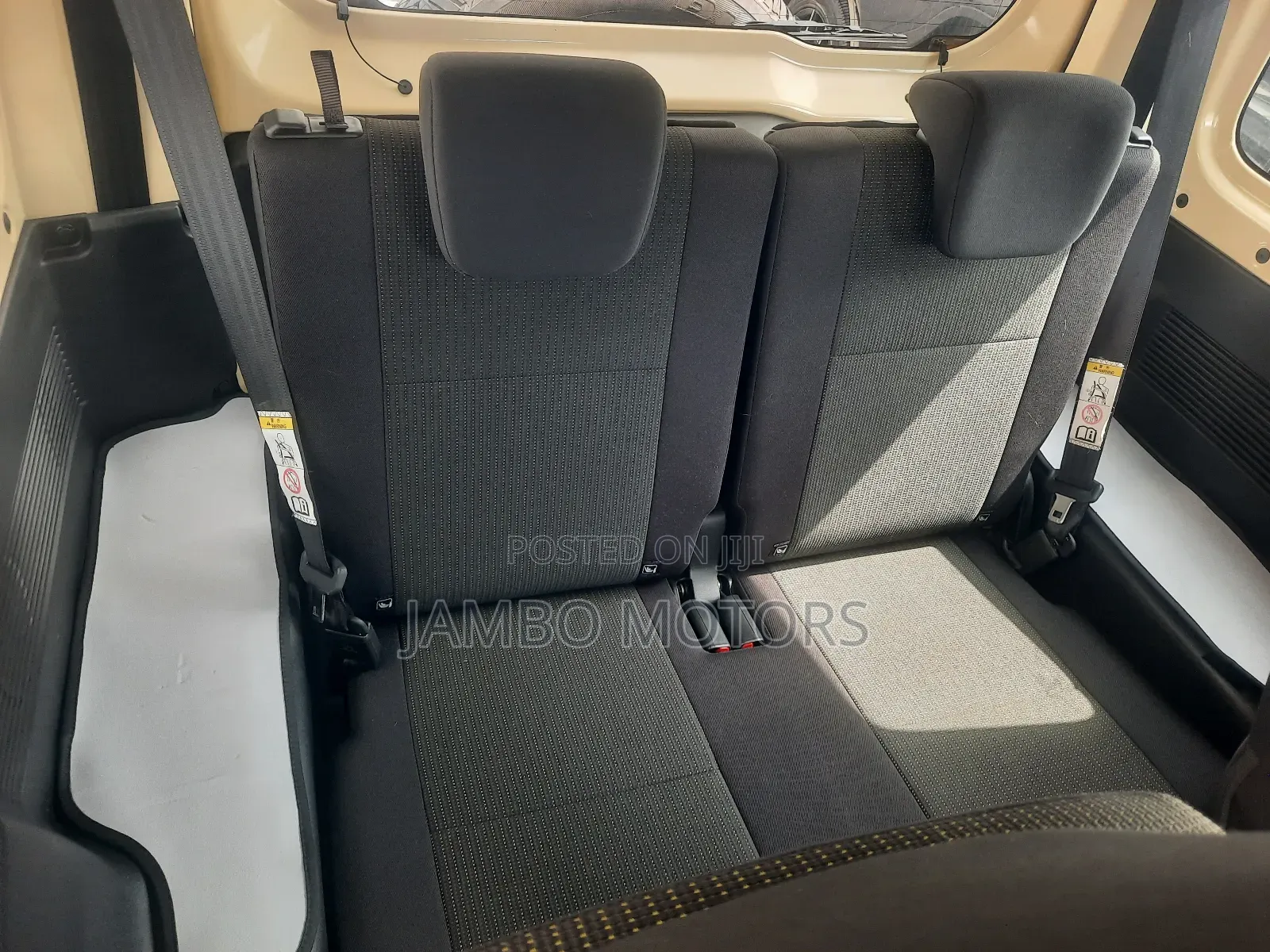 Suzuki Jimny 2019 Yellow