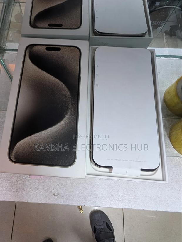 Apple iPhone 15 Pro Max 256 GB Gray - main view