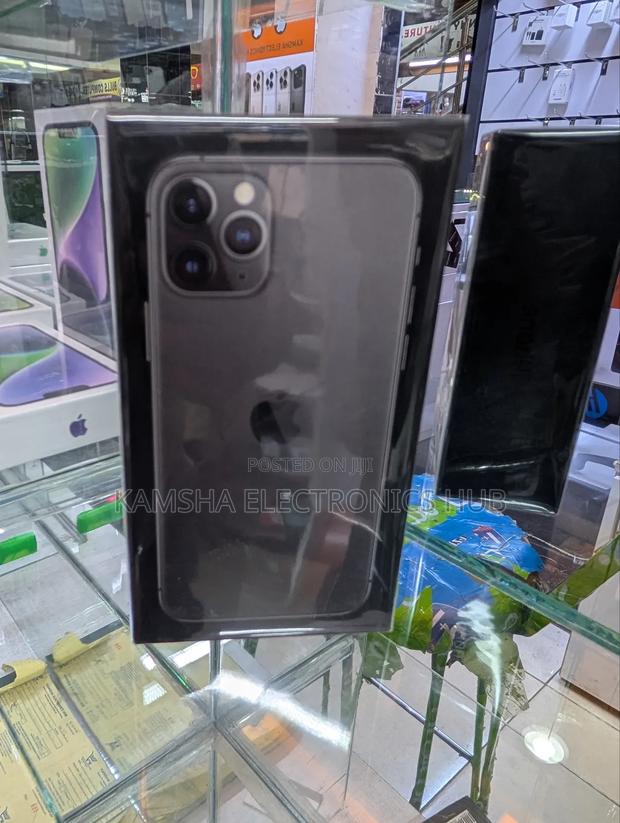 New Apple iPhone 11 Pro 256 GB Black - main view