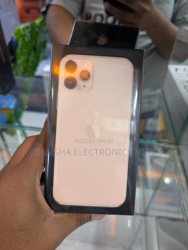 New Apple iPhone 11 Pro 256 GB Gold - main view