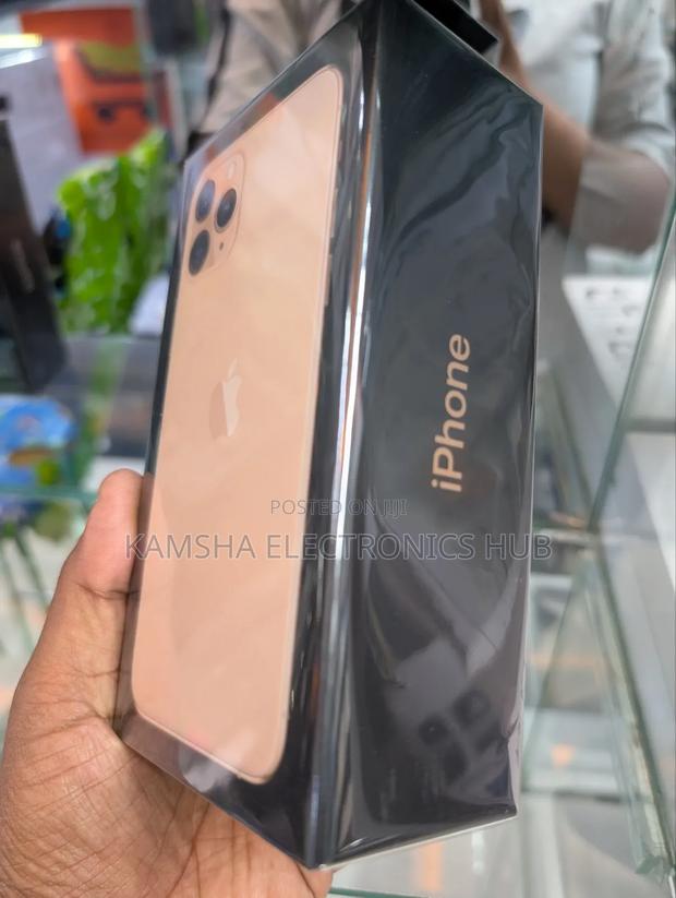 New Apple iPhone 11 Pro 256 GB Gold - thumbnail 2