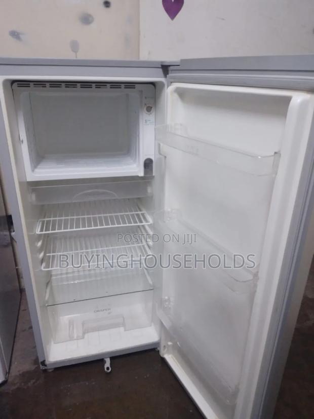 Von Hotpoint 190L Fridge - thumbnail 2