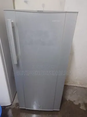 Von Hotpoint 190L Fridge