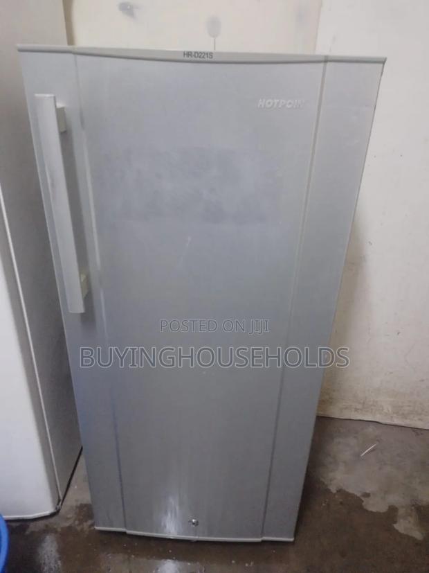 Von Hotpoint 190L Fridge - main view