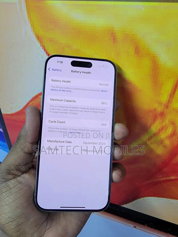 Apple iPhone 15 Pro 128 GB Gray - main view