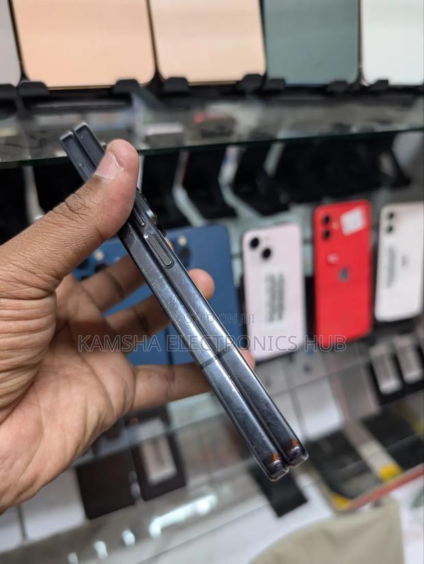 Samsung Galaxy Z Fold4 512 GB Black - thumbnail 2